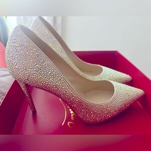 Beautiful Res Bottom crystal embellished heels 👠
